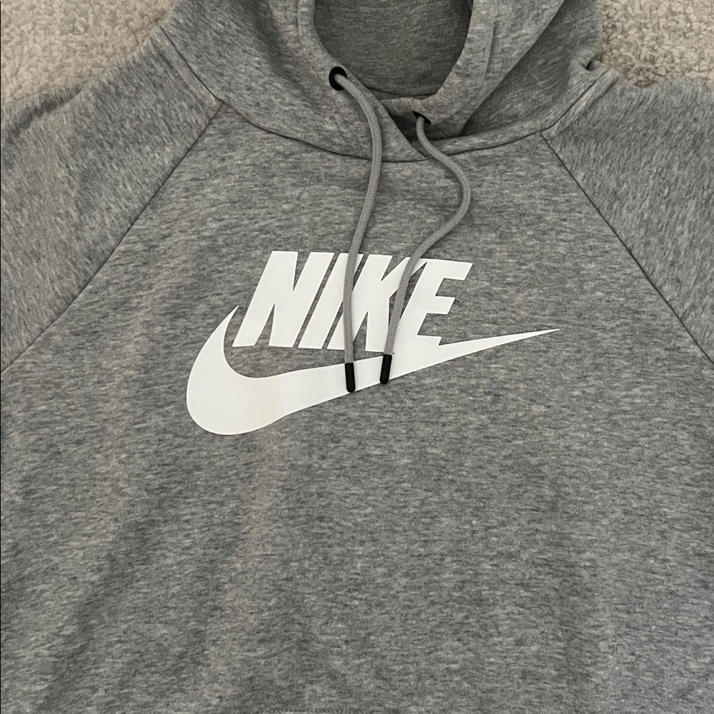 Nike cropped hoodie - Picture 2 of 4